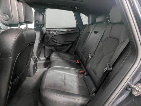 Used 2019 Porsche Macan AWD/4WD image 17