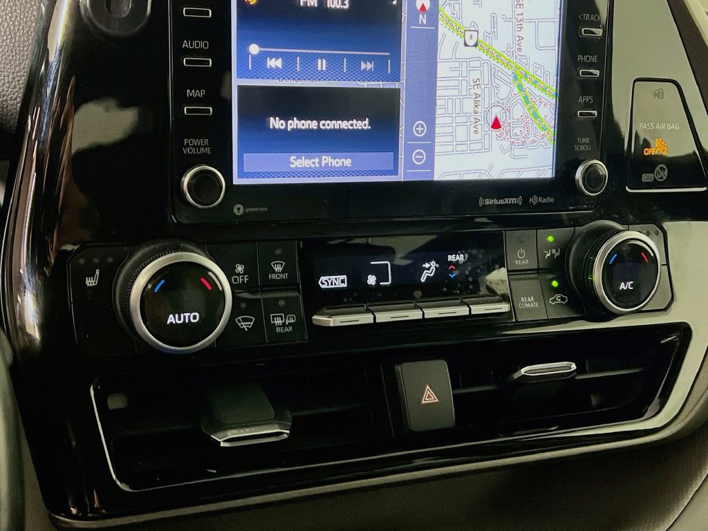 Certified 2020 Toyota Highlander XLE FWD image 14