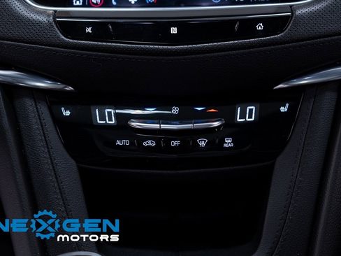 Used 2021 Cadillac XT5 Premium Luxury image 17