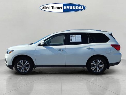 Used 2019 Nissan Pathfinder SV FWD image 5