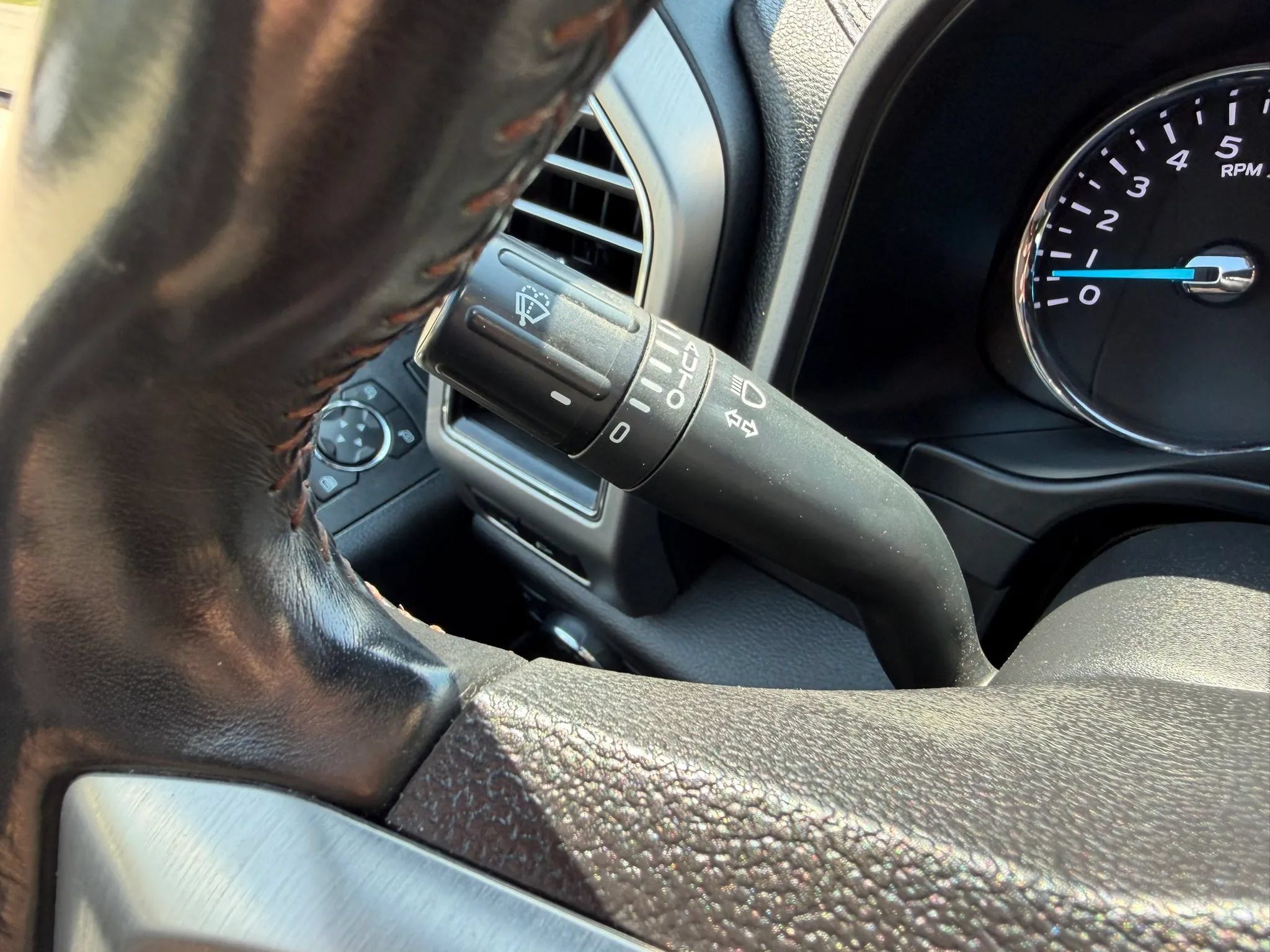 Used 2020 Ford F350 Platinum w/ FX4 Off-Road Package AWD/4WD image 22