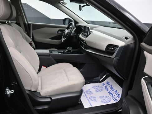 Used 2025 Nissan Rogue SV FWD image 19