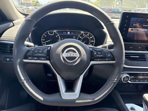 New 2025 Nissan Altima 2.5 SL image 12