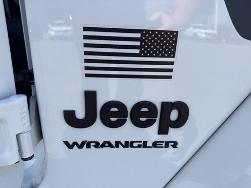 Used 2023 Jeep Wrangler Freedom Edition image 12