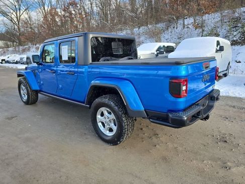 Used 2021 Jeep Gladiator Sport image 3