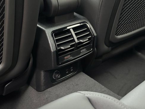 New 2025 Audi Q3 2.0T Premium image 27