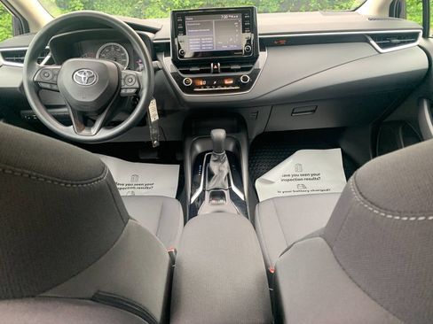 Used 2021 Toyota Corolla LE FWD image 16