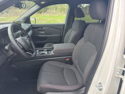 New 2026 Honda Pilot Sport image 17