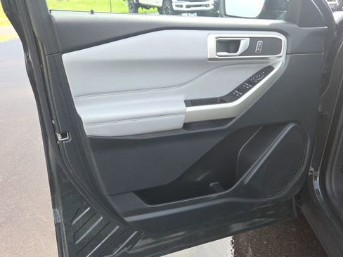 Used 2023 Ford Explorer XLT w/ Equipment Group 202A image 25