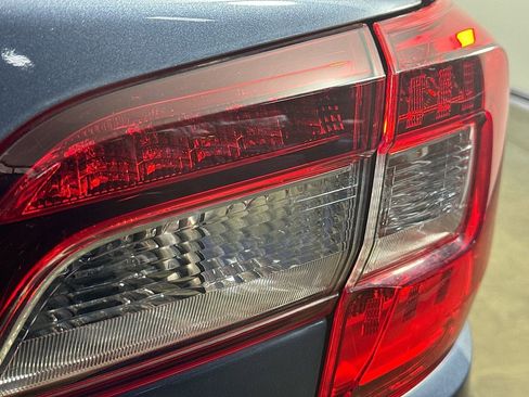 Used 2018 Subaru Outback 2.5i Limited image 33