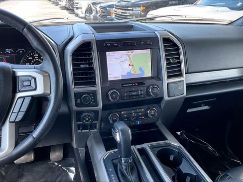 Used 2020 Ford F150 Lariat image 6