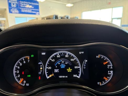 Used 2022 Jeep Grand Cherokee Laredo X AWD/4WD image 12