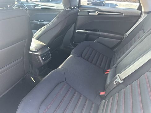 Used 2016 Ford Fusion SE w/ Equipment Group 201A image 18