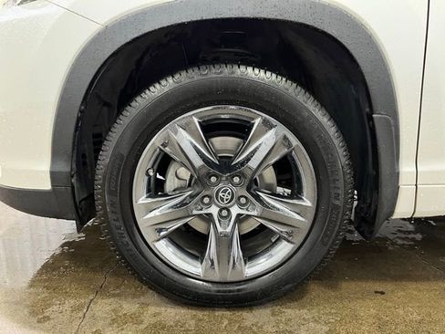 Certified 2019 Toyota Highlander Limited Platinum image 27