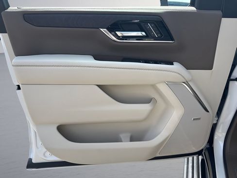 Used 2025 GMC Yukon Denali w/ Denali Reserve Package AWD/4WD image 32