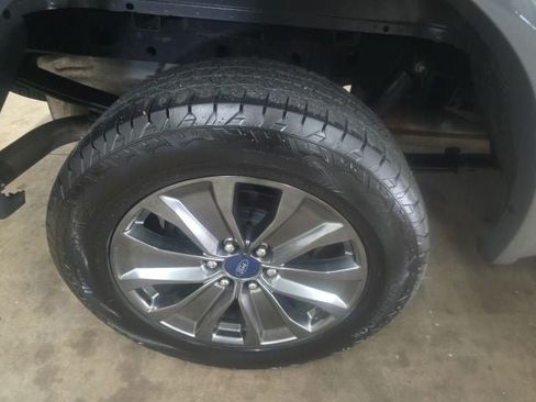 Used 2018 Ford F150 XLT w/ Equipment Group 302A Luxury AWD/4WD image 9