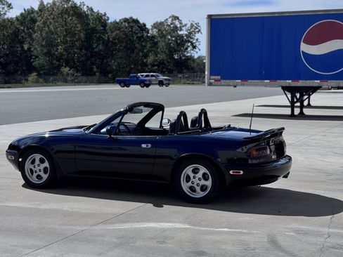 Used 1996 MAZDA MX-5 Miata image 10