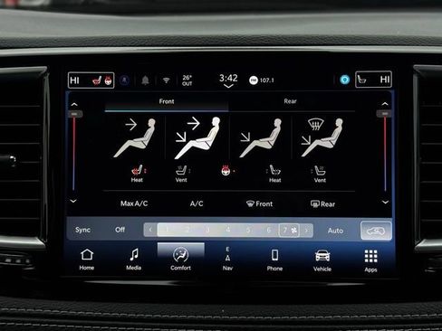 Used 2025 Chrysler Pacifica Limited image 42