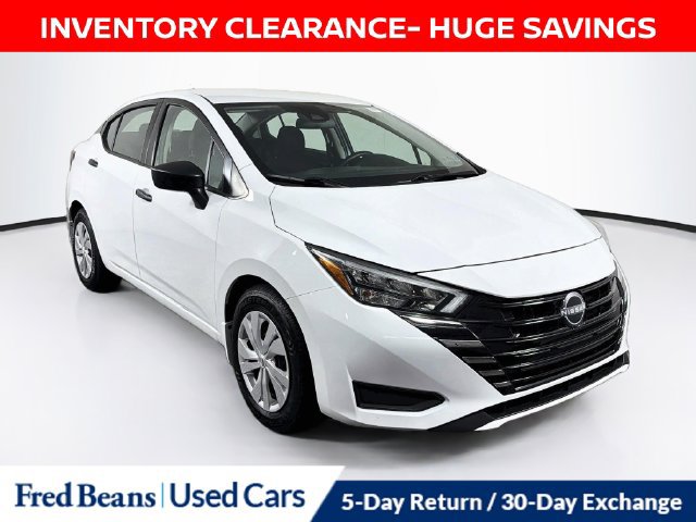 Certified 2025 Nissan Versa S w/ Trunk Package FWD image 1