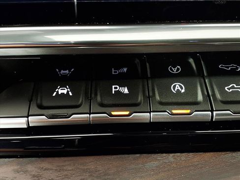 New 2026 GMC Sierra 1500 SLT image 14