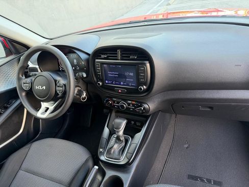 Used 2023 Kia Soul LX FWD image 18