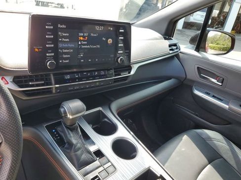 Used 2022 Toyota Sienna XSE image 25