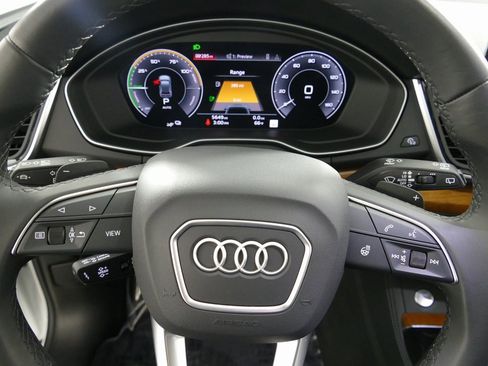 Used 2024 Audi Q5 e Premium Plus image 18