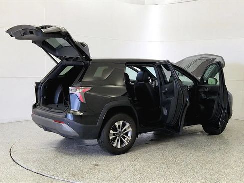 Used 2026 Chevrolet Equinox LT w/ Convenience Package II FWD image 12