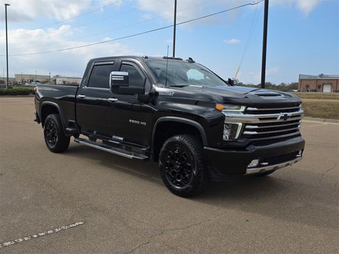 Used 2021 Chevrolet Silverado 2500 High Country w/ Z71 Off-Road Package image 2