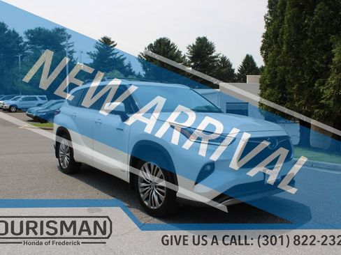 Used 2020 Toyota Highlander Platinum AWD/4WD image 1