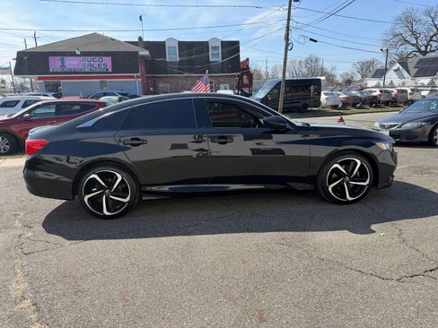 Used 2019 Honda Accord Sport image 9