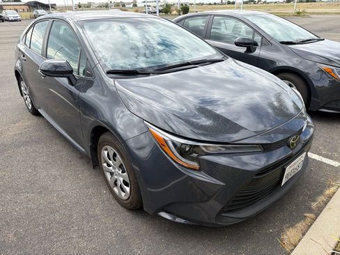 Used 2025 Toyota Corolla LE FWD image 1