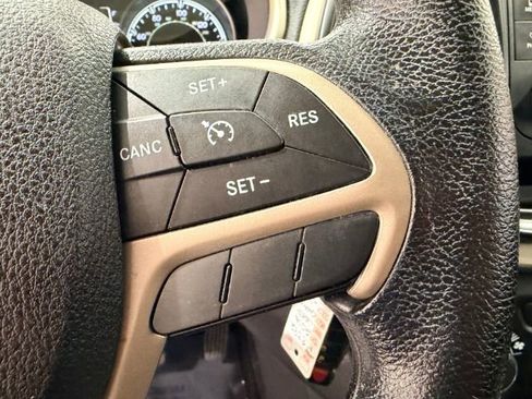 Used 2016 Jeep Cherokee Sport image 30