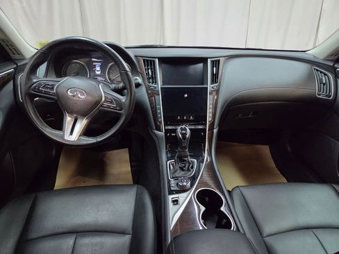 Used 2019 INFINITI Q50 Luxe w/ Essential Package (3.0T Luxe) AWD/4WD image 19