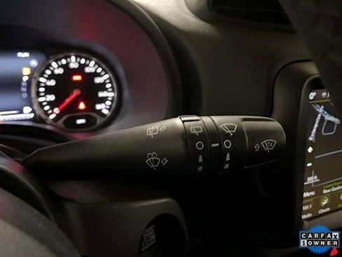 Used 2022 Jeep Renegade Latitude AWD/4WD image 40