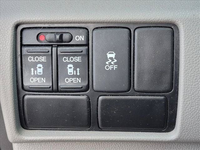 Used 2016 Honda Odyssey SE image 12