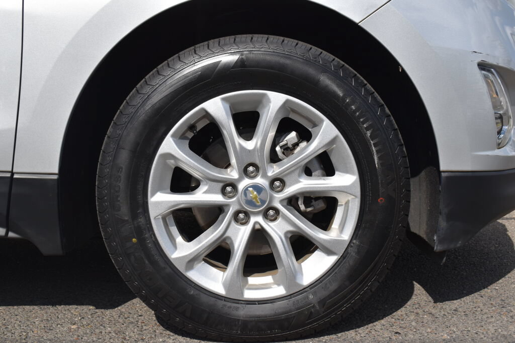 Used 2018 Chevrolet Equinox LT FWD image 28