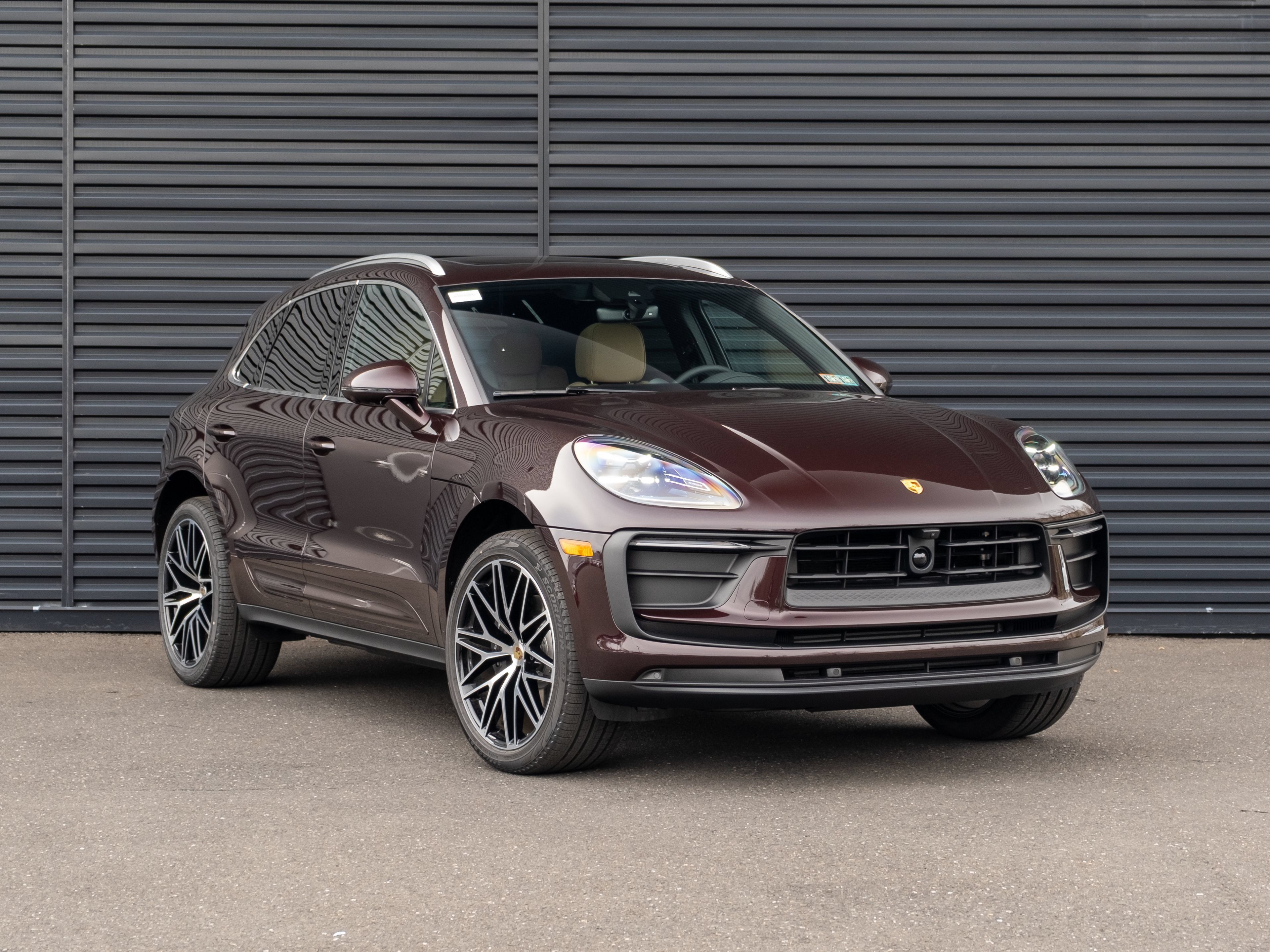 Certified 2026 Porsche Macan AWD/4WD image 10
