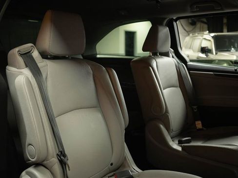 Used 2024 Honda Odyssey EX-L image 17
