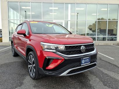 Certified 2022 Volkswagen Taos SE w/ Panoramic Sunroof Package