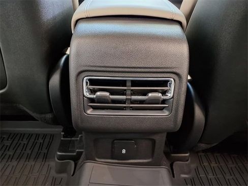 Certified 2025 Lincoln Corsair FWD image 10