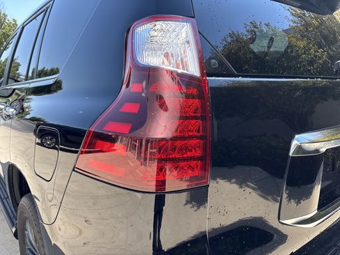 Used 2021 Lexus GX 460 Premium AWD/4WD image 14