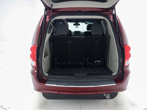 Used 2020 Dodge Grand Caravan SXT FWD image 11