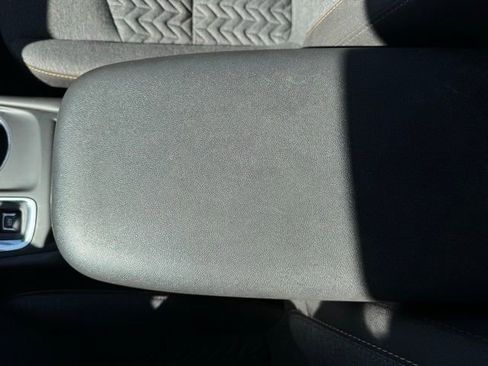 Used 2023 Chevrolet Equinox LT image 18