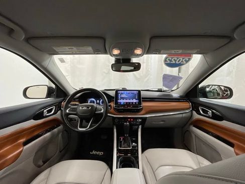 Used 2022 Jeep Compass Limited w/ Elite Group AWD/4WD image 16