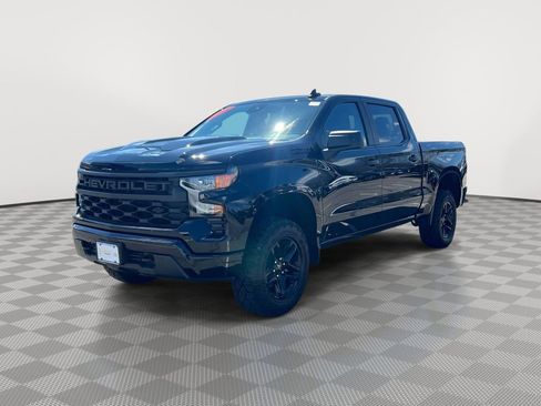 Used 2023 Chevrolet Silverado 1500 Custom Trail Boss w/ Midnight Edition image 3