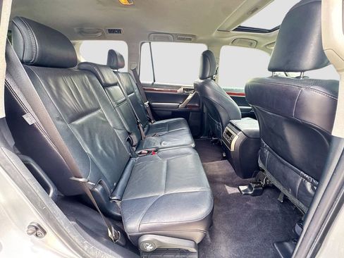 Used 2015 Lexus GX 460 w/ Premium Package AWD/4WD image 29