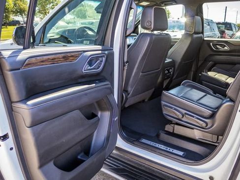 Used 2023 Chevrolet Suburban Premier image 21