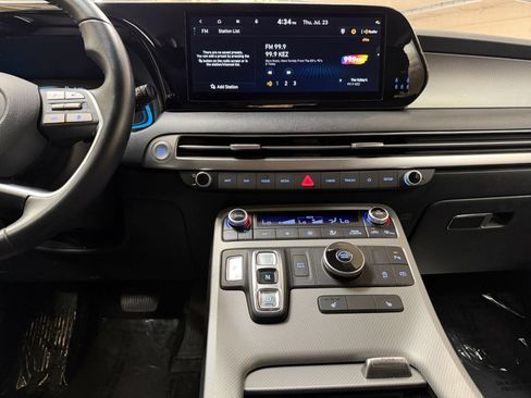 Used 2025 Hyundai Palisade SEL FWD image 16