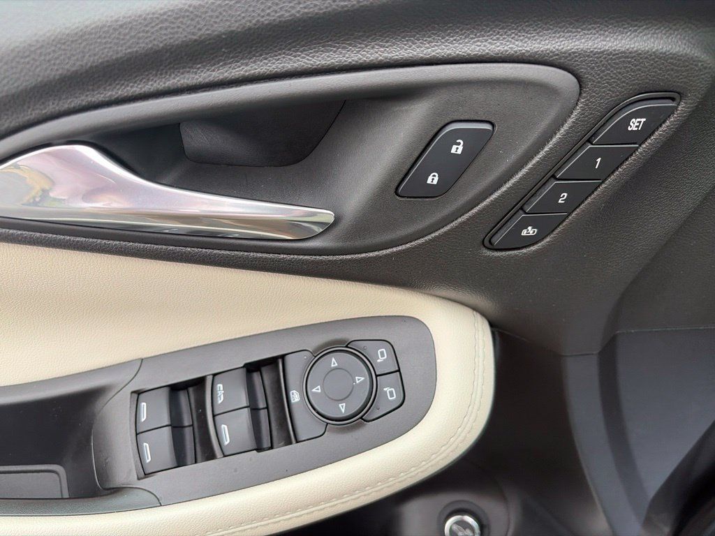 Used 2021 Buick Encore GX Essence w/ Advanced Technology Package AWD/4WD image 19